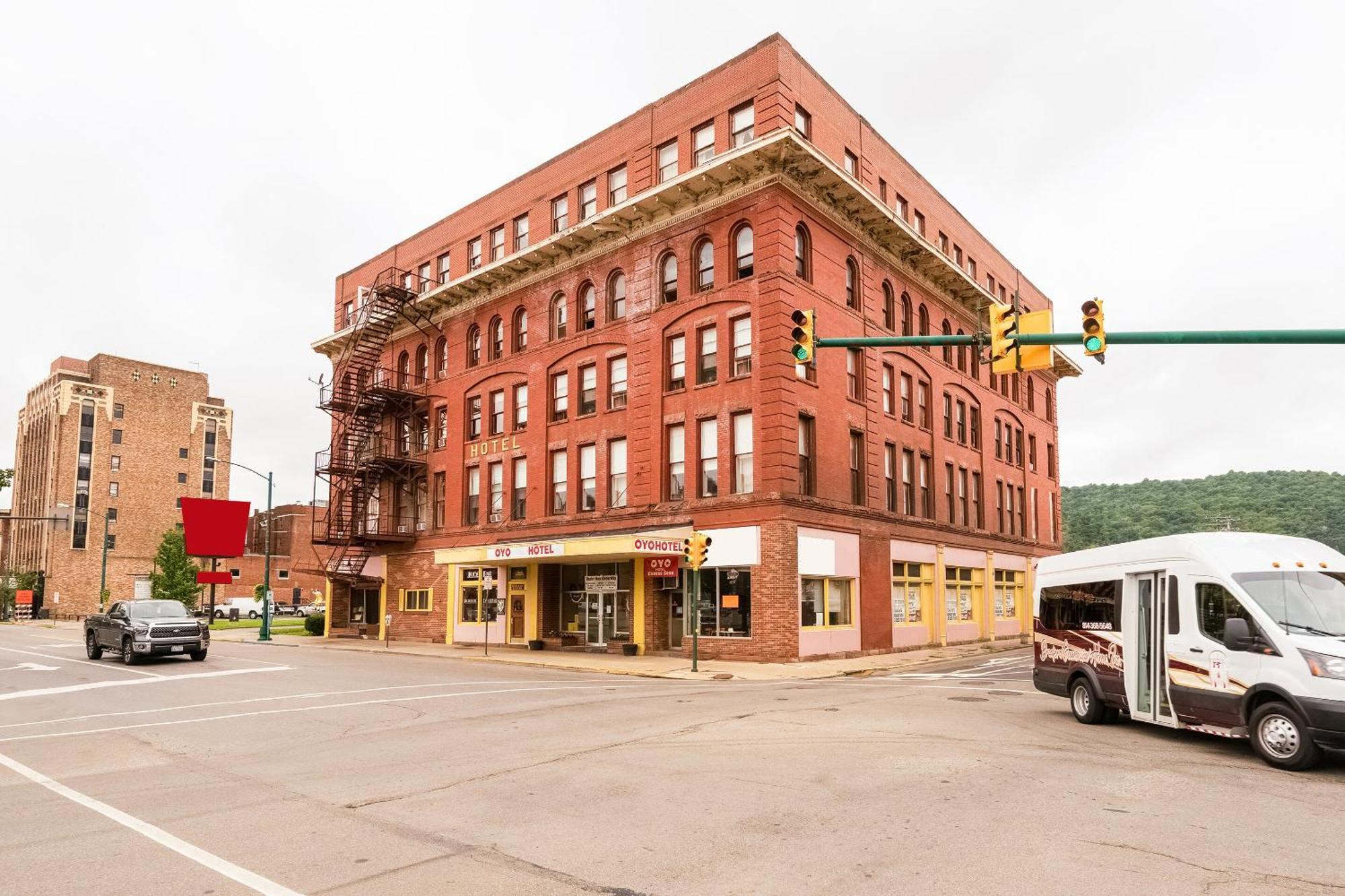 Oyo Hotel Bradford Main St Pa Exterior photo
